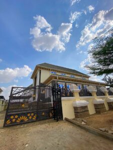 4-Bedroom Duplex with 2 Attached Boys’ Quarters